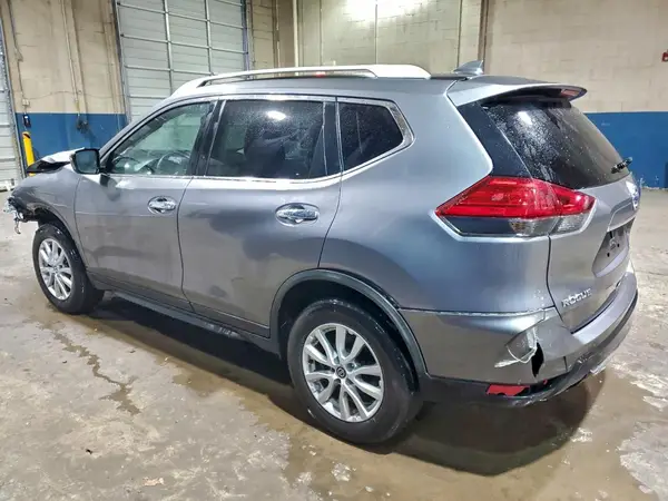 KNMAT2MV6JP563401 2018 NISSAN ROGUE - Image 2