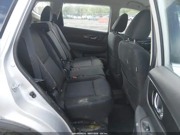 KNMAT2MV6JP564256 2018 NISSAN ROGUE - Image 8