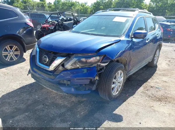 KNMAT2MV6JP566900 2018 NISSAN ROGUE - Image 2
