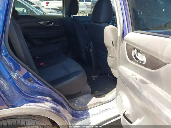 KNMAT2MV6JP566900 2018 NISSAN ROGUE - Image 8