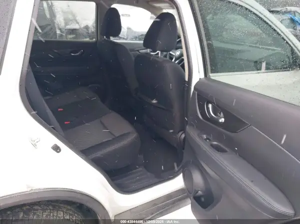 KNMAT2MV6JP569487 2018 NISSAN ROGUE - Image 8