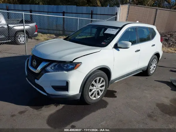 KNMAT2MV6JP571840 2018 NISSAN ROGUE - Image 2