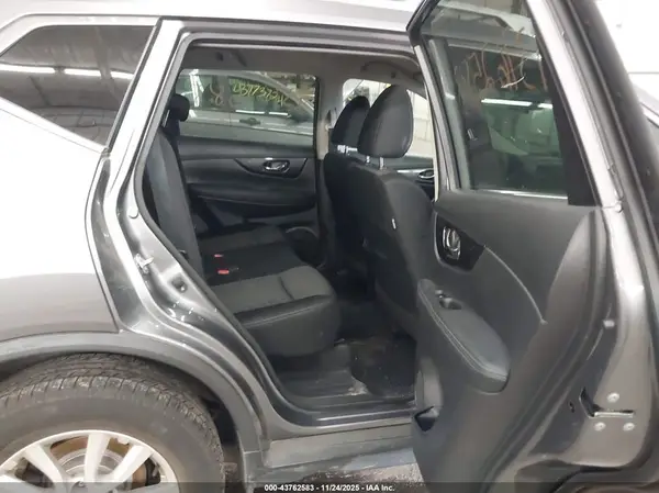 KNMAT2MV6JP576360 2018 NISSAN ROGUE - Image 8