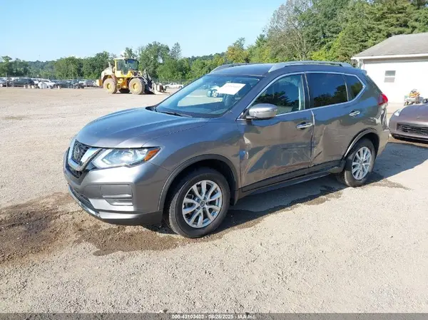 KNMAT2MV6JP577167 2018 NISSAN ROGUE - Image 2