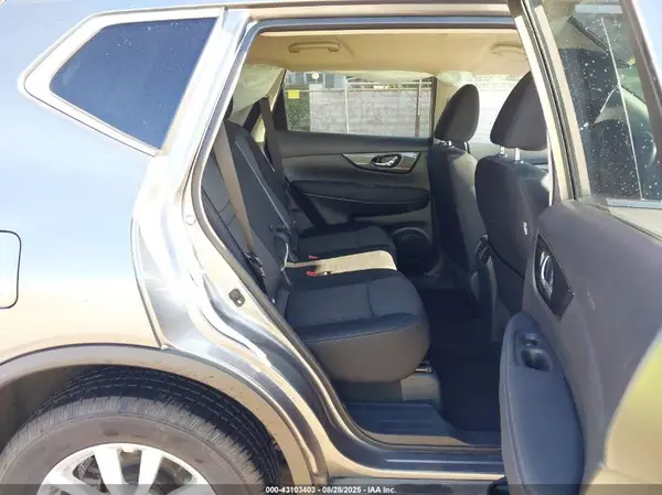 KNMAT2MV6JP577167 2018 NISSAN ROGUE - Image 8