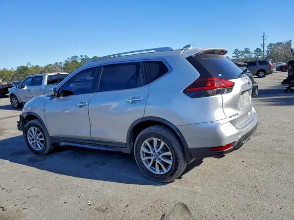 KNMAT2MV6JP577699 2018 NISSAN ROGUE - Image 2