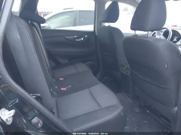 KNMAT2MV6JP578223 2018 NISSAN ROGUE - Image 8