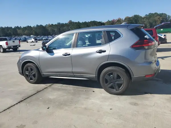 KNMAT2MV6JP579775 2018 NISSAN ROGUE - Image 2