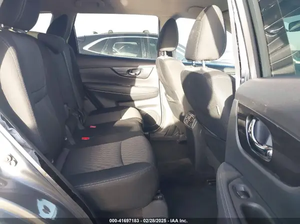 KNMAT2MV6JP581526 2018 NISSAN ROGUE - Image 8