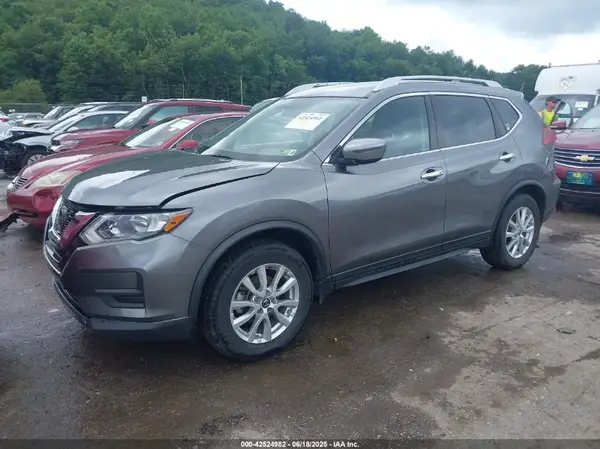 KNMAT2MV6JP581669 2018 NISSAN ROGUE - Image 2