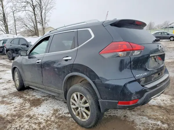 KNMAT2MV6JP583759 2018 NISSAN ROGUE - Image 2