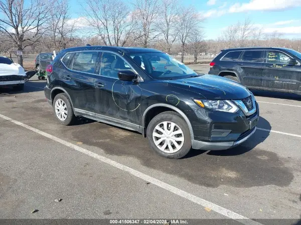 KNMAT2MV6JP586189 2018 NISSAN ROGUE - Image 1