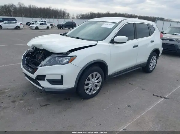 KNMAT2MV6JP586452 2018 NISSAN ROGUE - Image 2