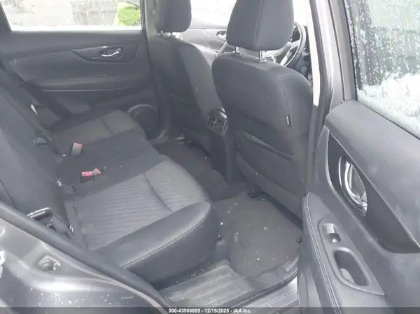 KNMAT2MV6JP587360 2018 NISSAN ROGUE - Image 8