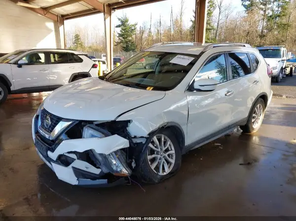 KNMAT2MV6JP591697 2018 NISSAN ROGUE - Image 2
