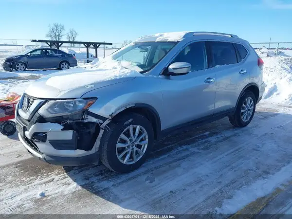KNMAT2MV6JP593093 2018 NISSAN ROGUE - Image 2