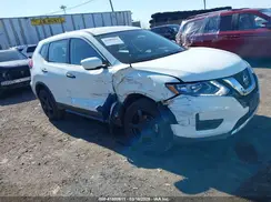 KNMAT2MV6JP598231 2018 NISSAN ROGUE