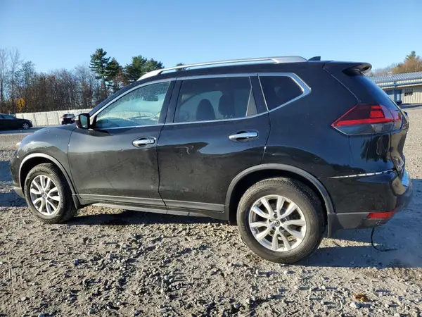 KNMAT2MV6JP601161 2018 NISSAN ROGUE - Image 2