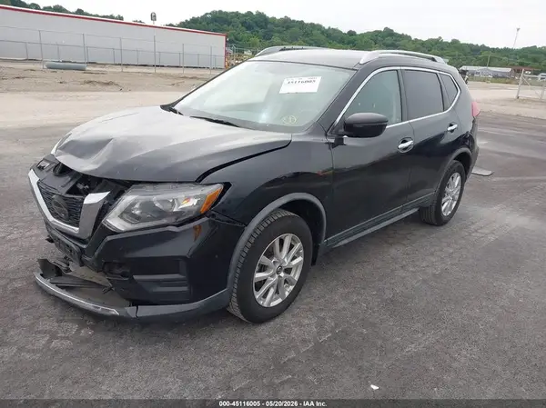 KNMAT2MV6JP616825 2018 NISSAN ROGUE - Image 2