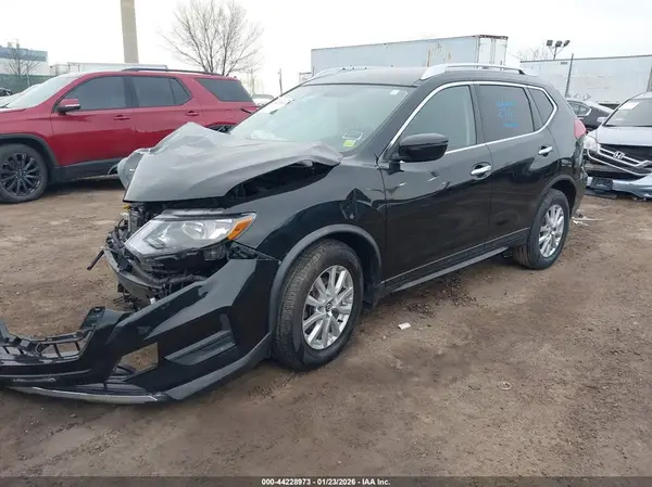 KNMAT2MV6JP618851 2018 NISSAN ROGUE - Image 2