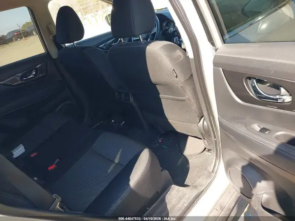 KNMAT2MV6JP619742 2018 NISSAN ROGUE - Image 8