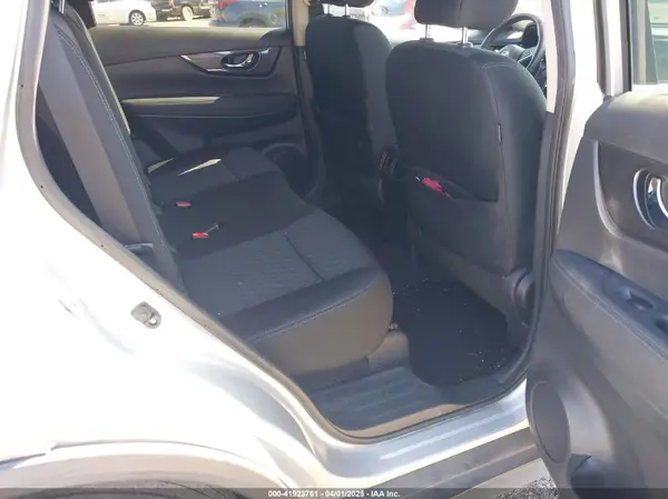KNMAT2MV6JP619997 2018 NISSAN ROGUE - Image 8