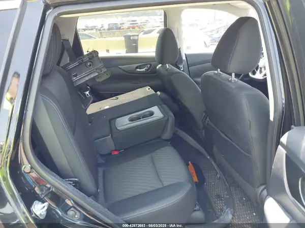 KNMAT2MV6JP620664 2018 NISSAN ROGUE - Image 8