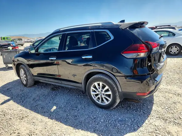 KNMAT2MV6JP620776 2018 NISSAN ROGUE - Image 2