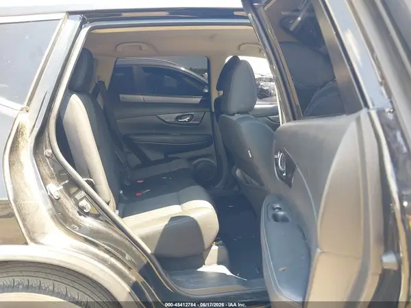 KNMAT2MV6JP621037 2018 NISSAN ROGUE - Image 8