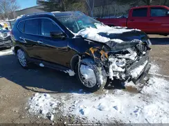 KNMAT2MV6JP621264 2018 NISSAN ROGUE