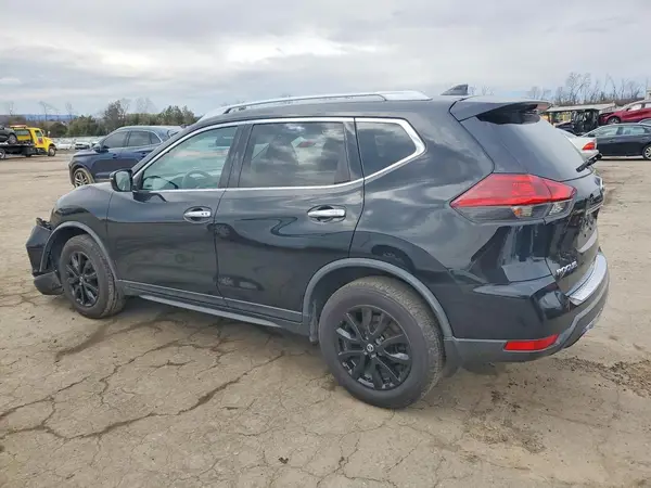 KNMAT2MV6JP621877 2018 NISSAN ROGUE - Image 2