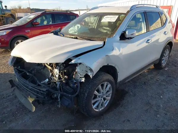 KNMAT2MV6JP622883 2018 NISSAN ROGUE - Image 2