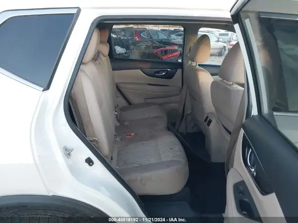 KNMAT2MV6JP622883 2018 NISSAN ROGUE - Image 8