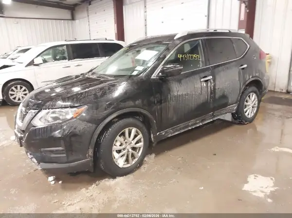 KNMAT2MV6KP522137 2019 NISSAN ROGUE - Image 2