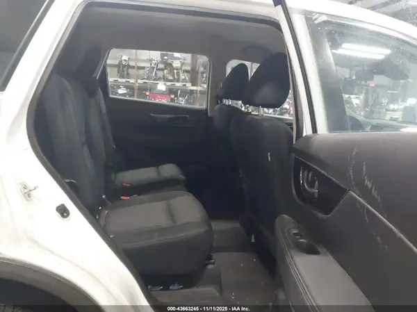 KNMAT2MV6KP550634 2019 NISSAN ROGUE - Image 8