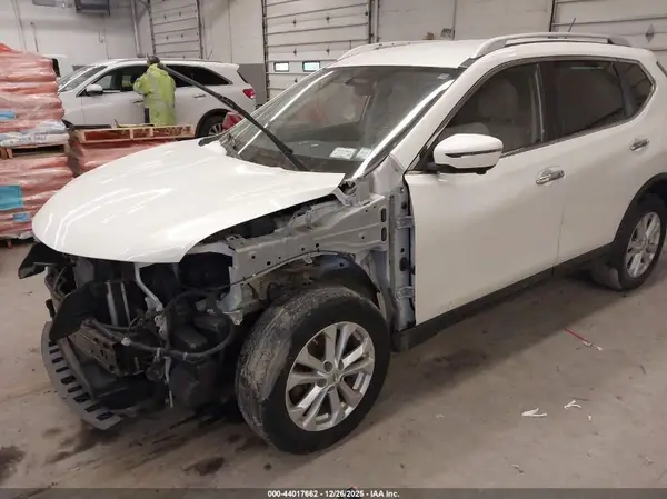 KNMAT2MV7GP628121 2016 NISSAN ROGUE - Image 2