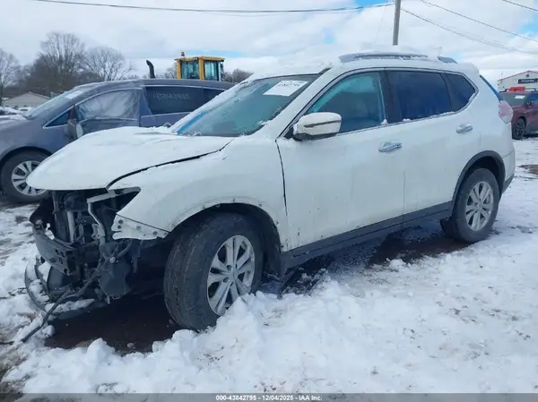 KNMAT2MV7GP686732 2016 NISSAN ROGUE - Image 2