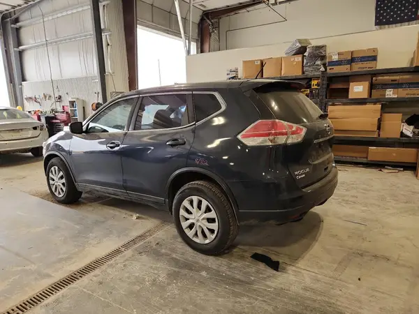 KNMAT2MV7GP690733 2016 NISSAN ROGUE - Image 2