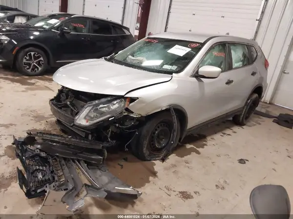 KNMAT2MV7HP501046 2017 NISSAN ROGUE - Image 2