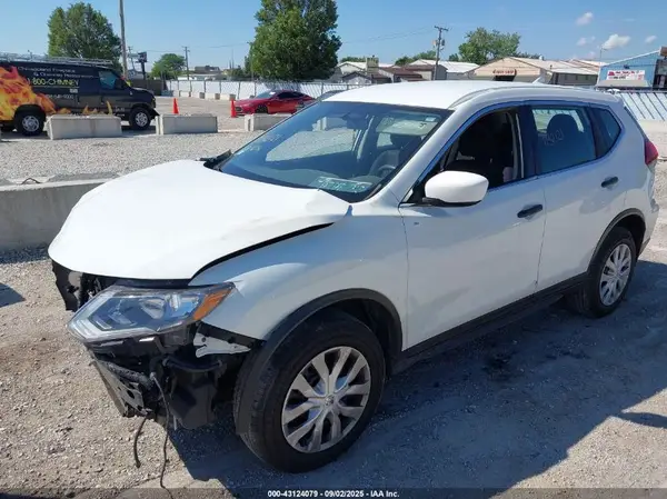 KNMAT2MV7HP501998 2017 NISSAN ROGUE - Image 2