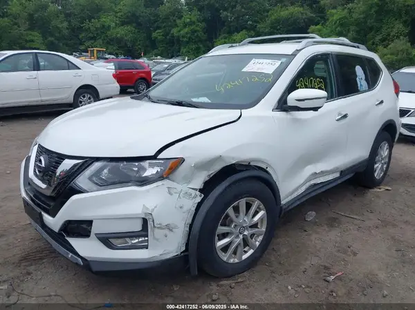 KNMAT2MV7HP503606 2017 NISSAN ROGUE - Image 2
