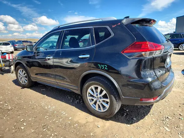 KNMAT2MV7HP507140 2017 NISSAN ROGUE - Image 2