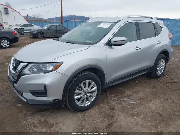 KNMAT2MV7HP508305 2017 NISSAN ROGUE - Image 2