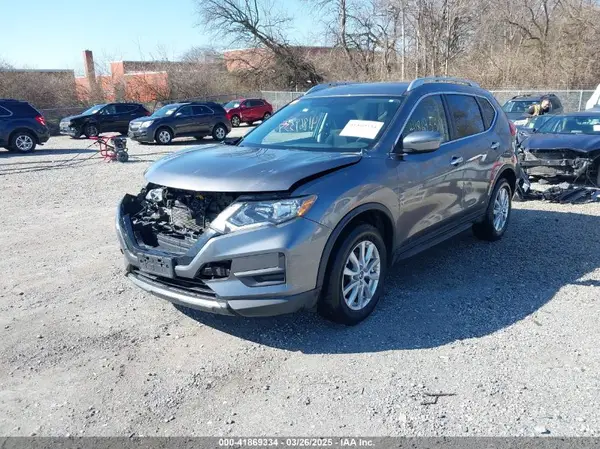 KNMAT2MV7HP509440 2017 NISSAN ROGUE - Image 2