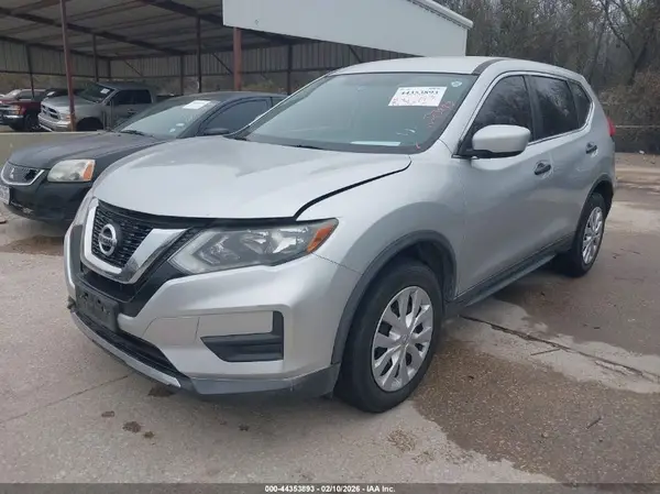 KNMAT2MV7HP510510 2017 NISSAN ROGUE - Image 2