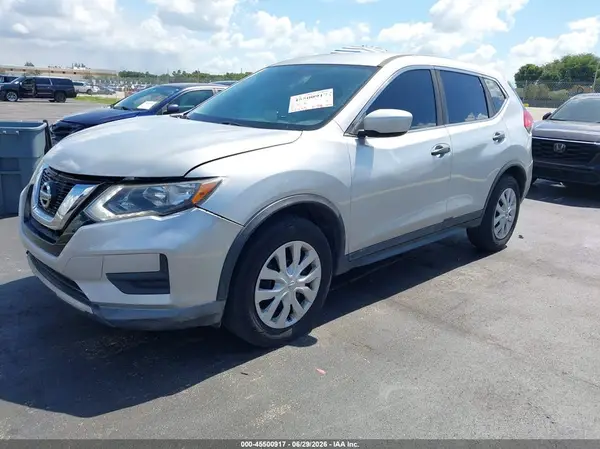 KNMAT2MV7HP518073 2017 NISSAN ROGUE - Image 2