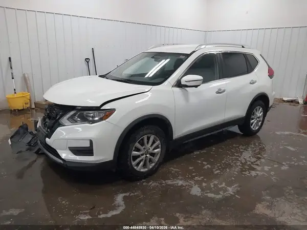 KNMAT2MV7HP520101 2017 NISSAN ROGUE - Image 2