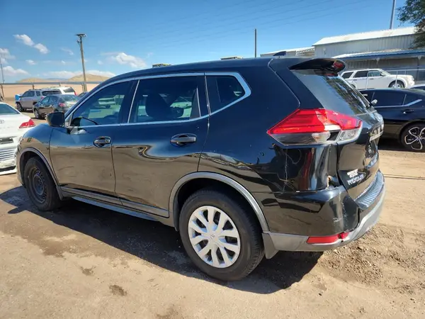 KNMAT2MV7HP522978 2017 NISSAN ROGUE - Image 2