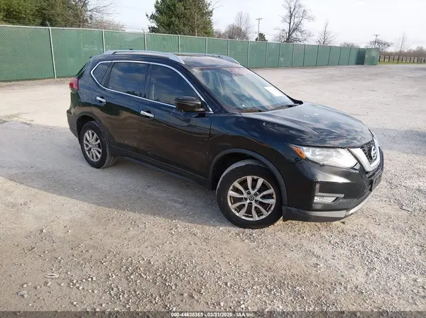 KNMAT2MV7HP524990 2017 NISSAN ROGUE - Image 1
