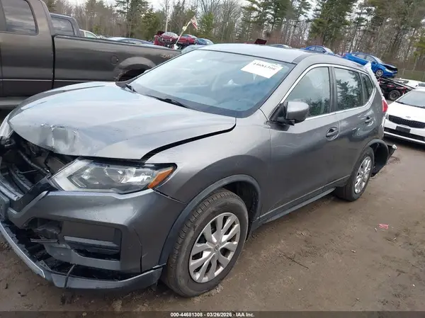 KNMAT2MV7HP528151 2017 NISSAN ROGUE - Image 2